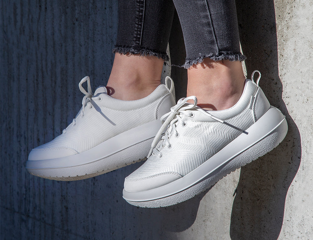 Womens Bauma White Wide-Fit Strato Trainers